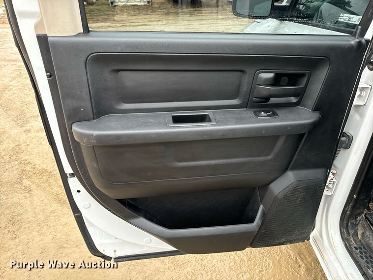 image for item EN5076 2014 Dodge Ram 1500 Crew Cab pickup truck