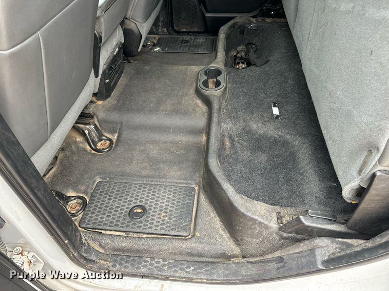 image for item EN5076 2014 Dodge Ram 1500 Crew Cab pickup truck