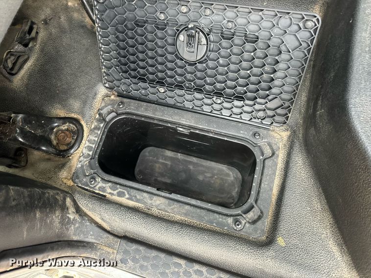 image for item EN5076 2014 Dodge Ram 1500 Crew Cab pickup truck