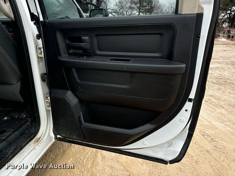 image for item EN5076 2014 Dodge Ram 1500 Crew Cab pickup truck