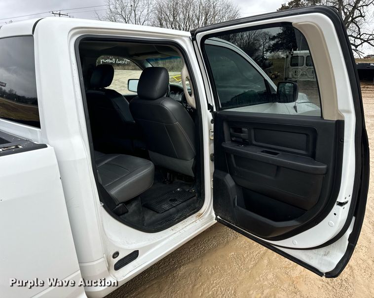 image for item EN5076 2014 Dodge Ram 1500 Crew Cab pickup truck