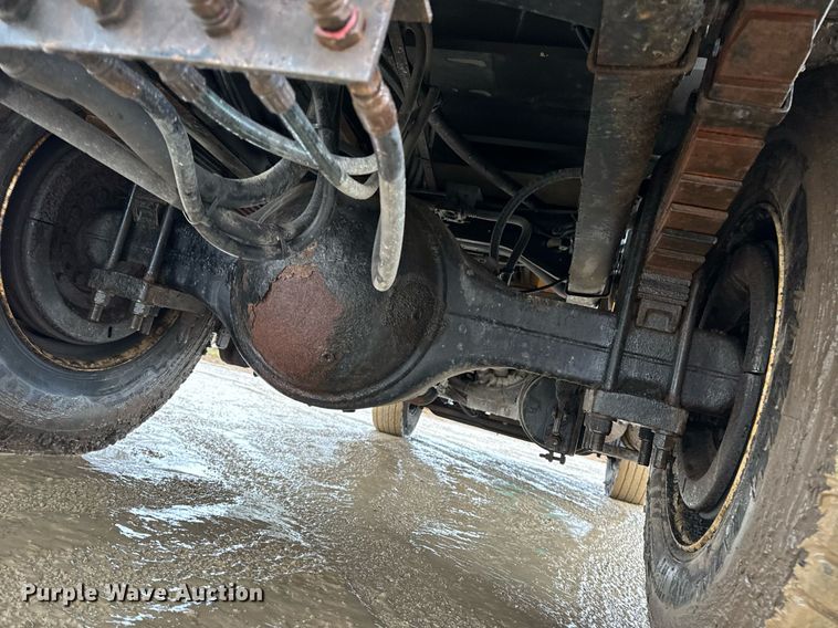 image for item EN5081 2006 International 7400 dump flatbed truck