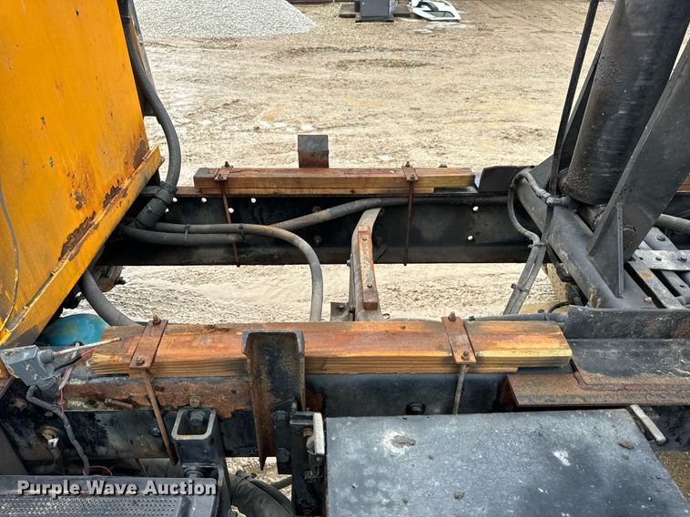 image for item EN5081 2006 International 7400 dump flatbed truck