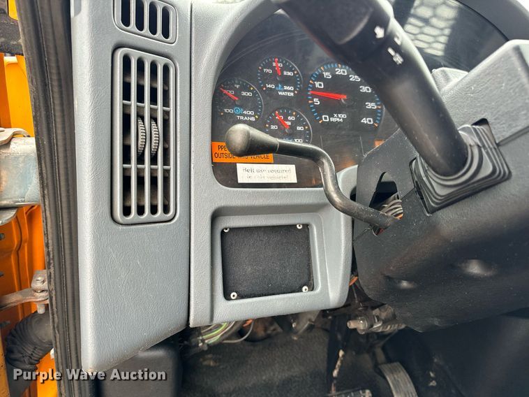 image for item EN5081 2006 International 7400 dump flatbed truck