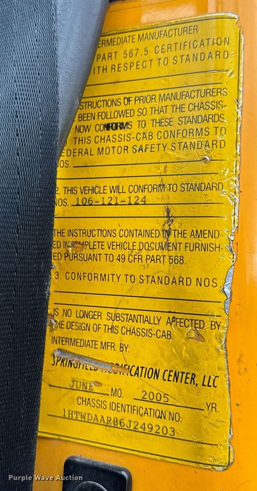 image for item EN5081 2006 International 7400 dump flatbed truck