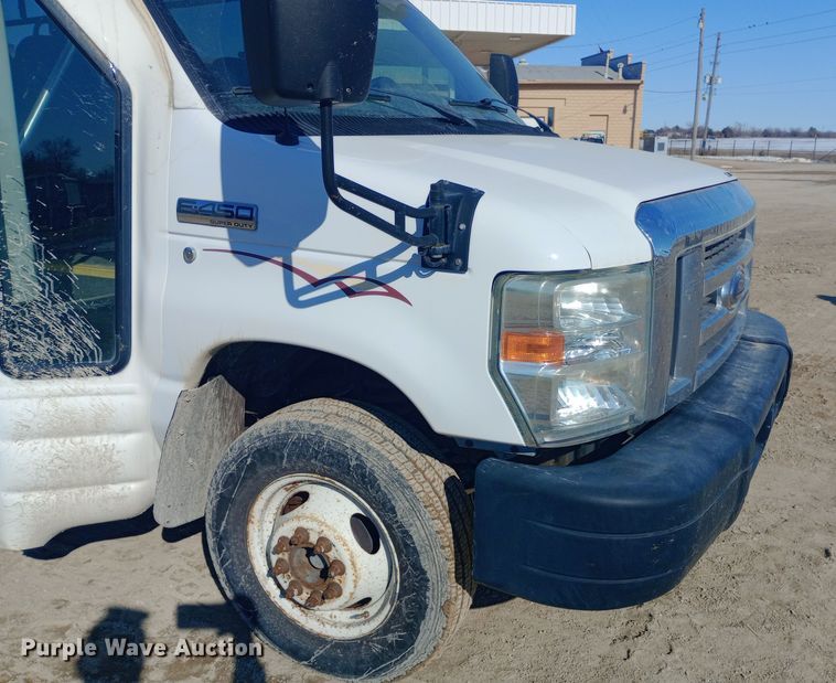 image for item EO0540 2008 Ford E450 shuttle bus