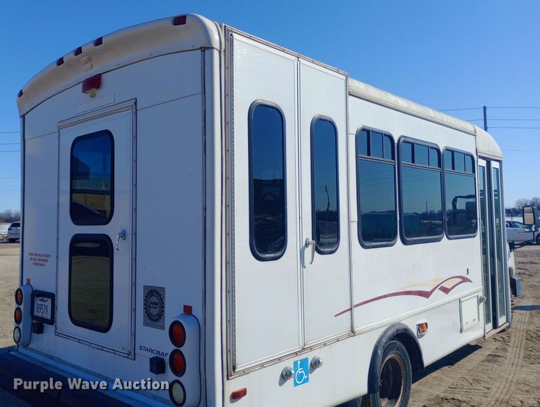 image for item EO0540 2008 Ford E450 shuttle bus