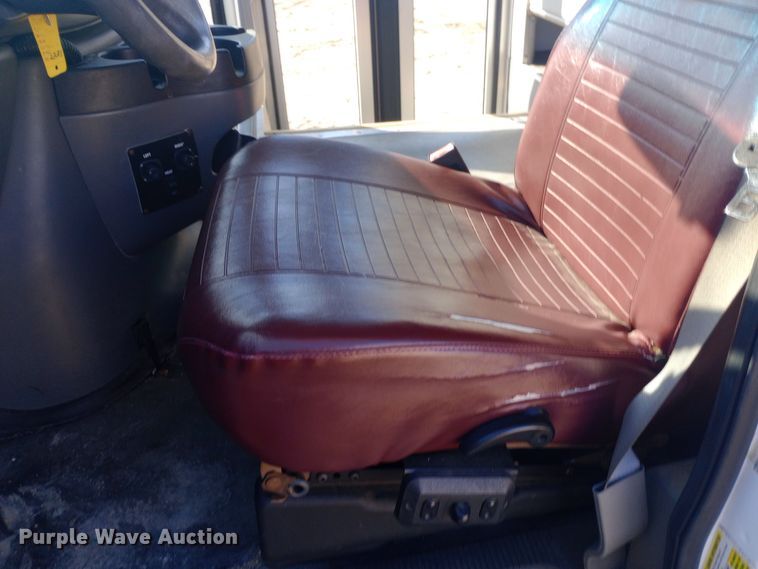 image for item EO0540 2008 Ford E450 shuttle bus