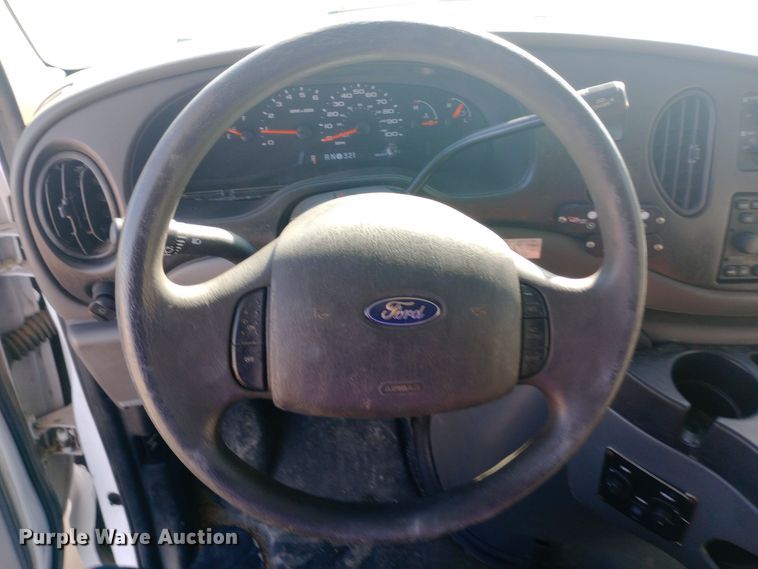 image for item EO0540 2008 Ford E450 shuttle bus