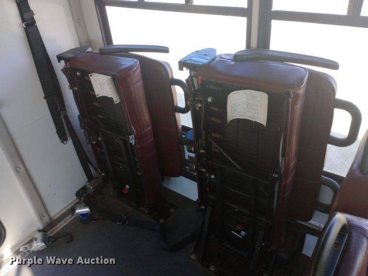 image for item EO0540 2008 Ford E450 shuttle bus