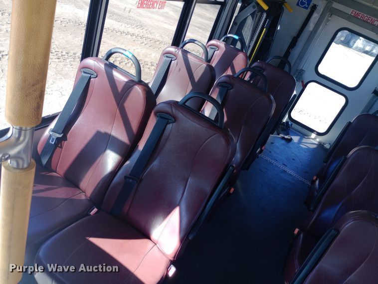 image for item EO0540 2008 Ford E450 shuttle bus