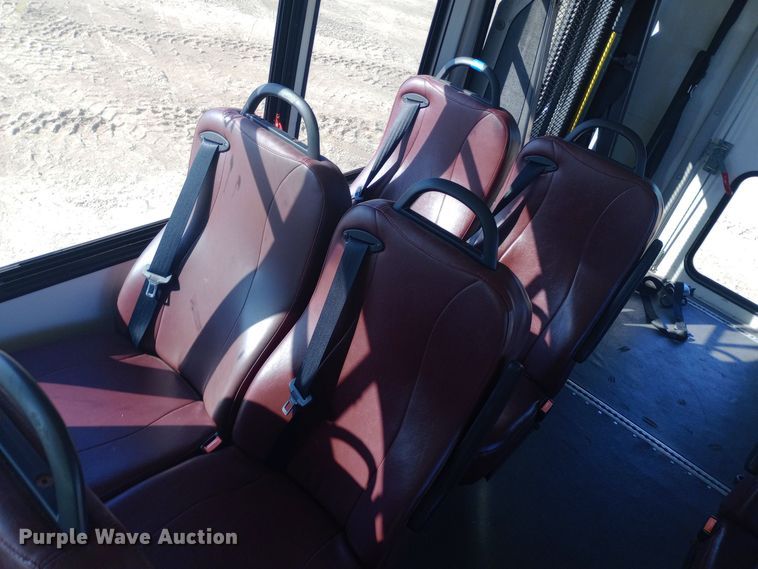 image for item EO0540 2008 Ford E450 shuttle bus