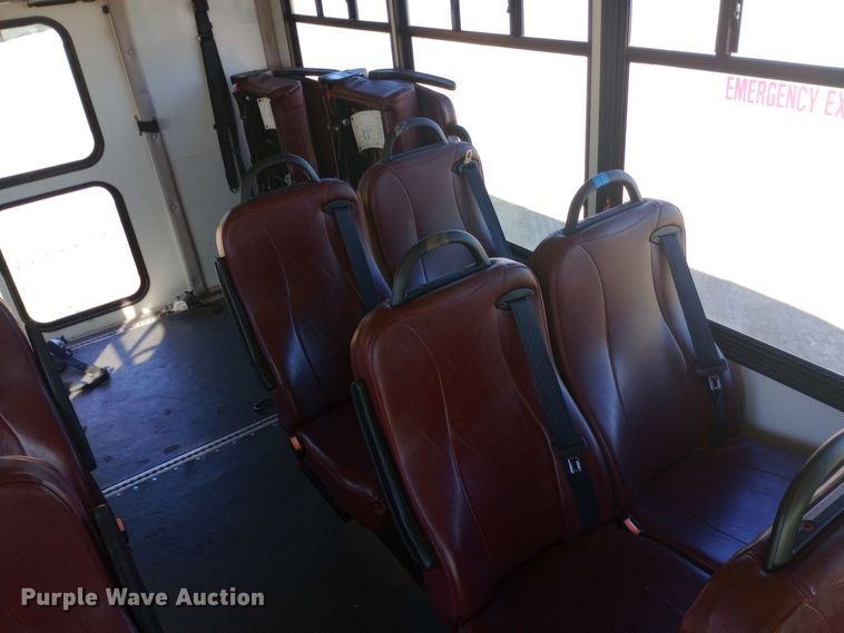 image for item EO0540 2008 Ford E450 shuttle bus