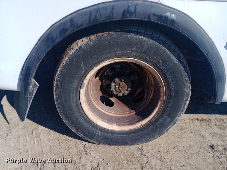 image for item EO0540 2008 Ford E450 shuttle bus