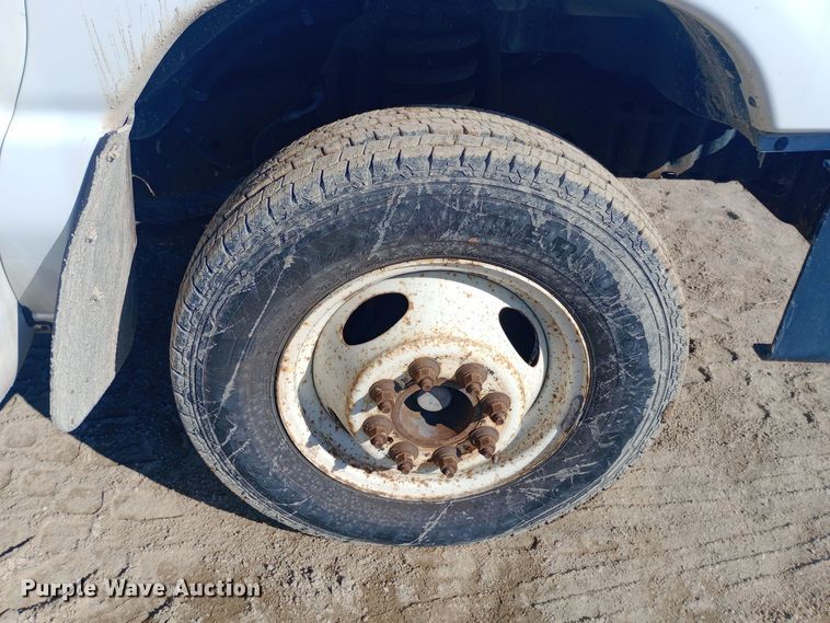 image for item EO0540 2008 Ford E450 shuttle bus