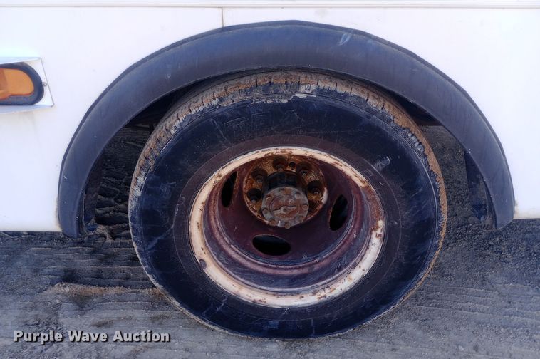 image for item EO0540 2008 Ford E450 shuttle bus