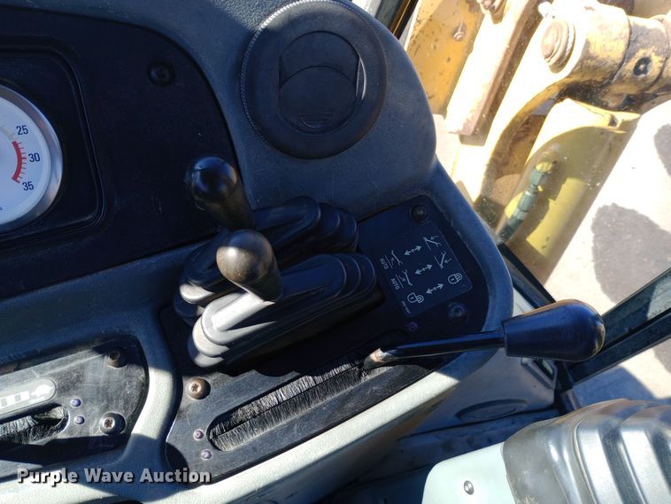 image for item EO0546 2002 Caterpillar 420D backhoe 