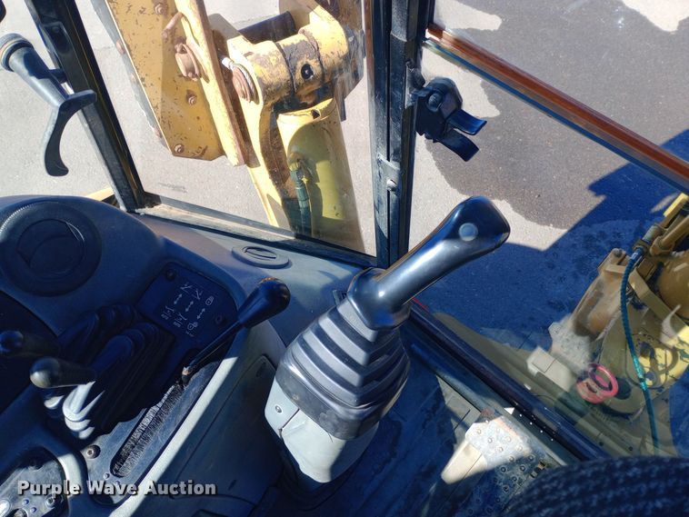 image for item EO0546 2002 Caterpillar 420D backhoe 