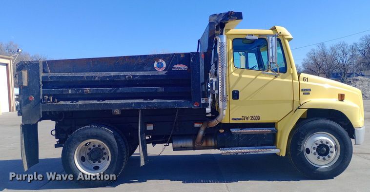 image for item EO0570 2003 Freightliner  FL70 dump truck