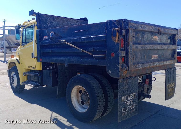 image for item EO0570 2003 Freightliner  FL70 dump truck