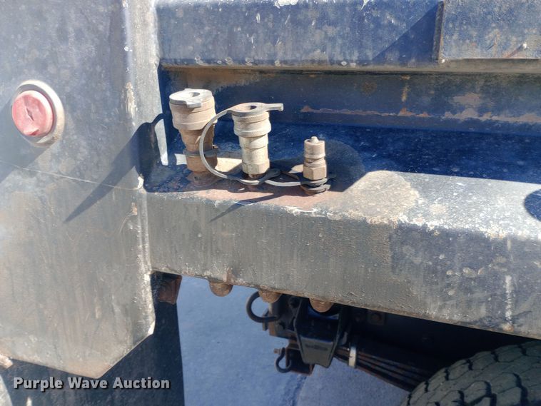 image for item EO0570 2003 Freightliner  FL70 dump truck