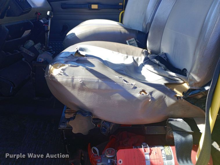 image for item EO0570 2003 Freightliner  FL70 dump truck