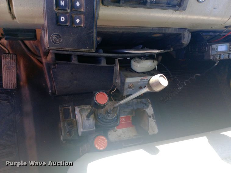 image for item EO0570 2003 Freightliner  FL70 dump truck