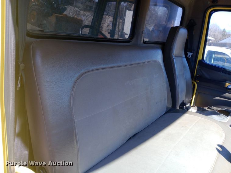 image for item EO0570 2003 Freightliner  FL70 dump truck