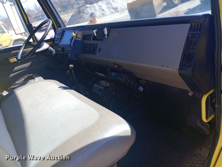 image for item EO0570 2003 Freightliner  FL70 dump truck