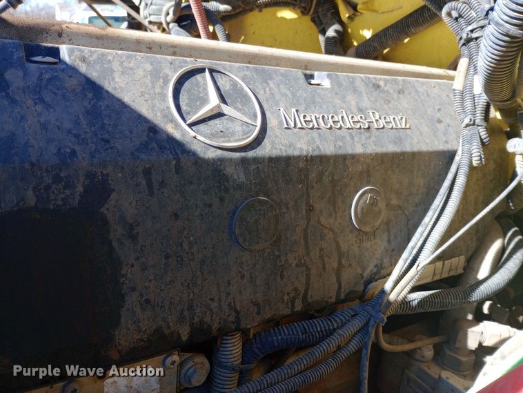 image for item EO0570 2003 Freightliner  FL70 dump truck