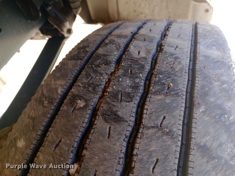 image for item EO0570 2003 Freightliner  FL70 dump truck