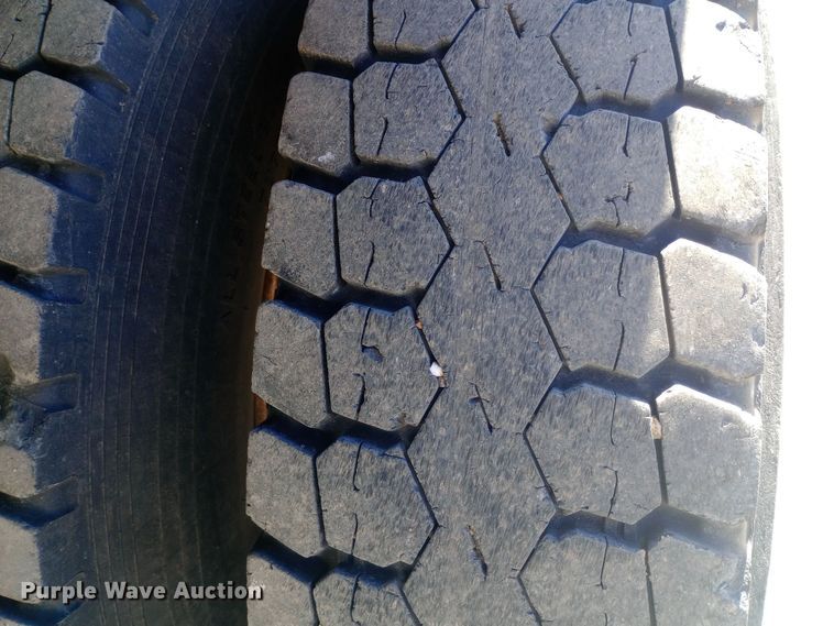 image for item EO0570 2003 Freightliner  FL70 dump truck