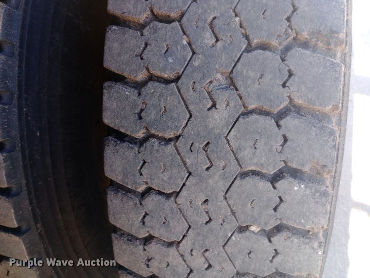 image for item EO0570 2003 Freightliner  FL70 dump truck