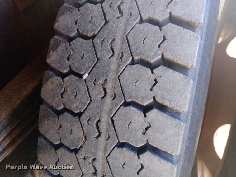 image for item EO0570 2003 Freightliner  FL70 dump truck