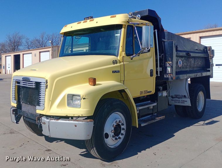 image for item EO0571 2002 Freightliner FL70 dump truck