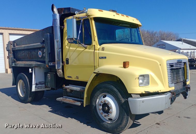 image for item EO0571 2002 Freightliner FL70 dump truck