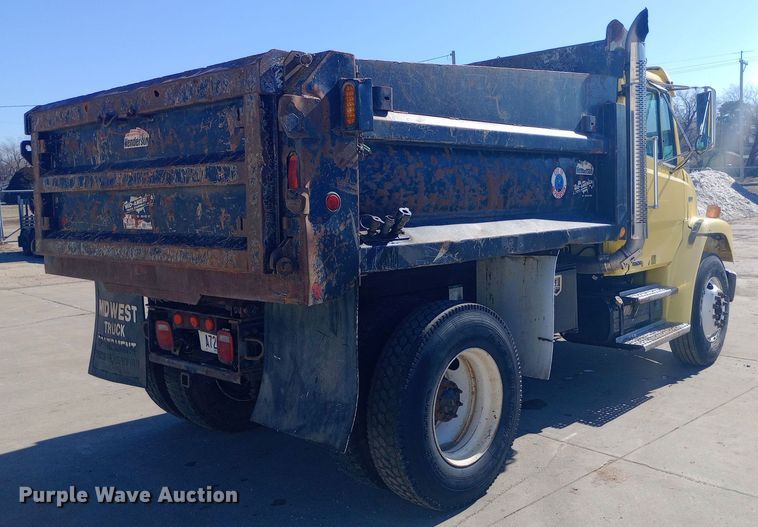 image for item EO0571 2002 Freightliner FL70 dump truck