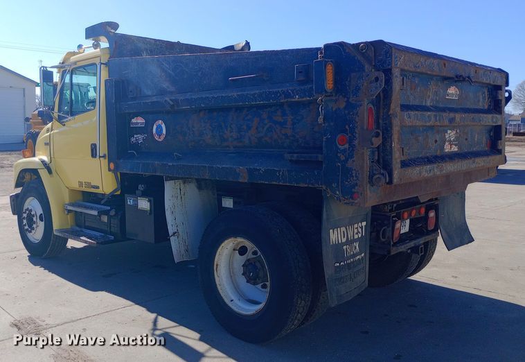 image for item EO0571 2002 Freightliner FL70 dump truck