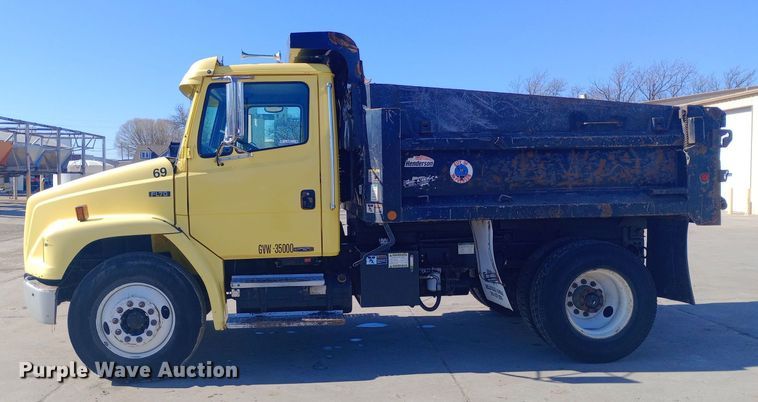 image for item EO0571 2002 Freightliner FL70 dump truck