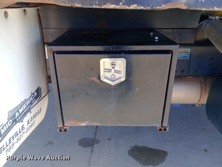 image for item EO0571 2002 Freightliner FL70 dump truck