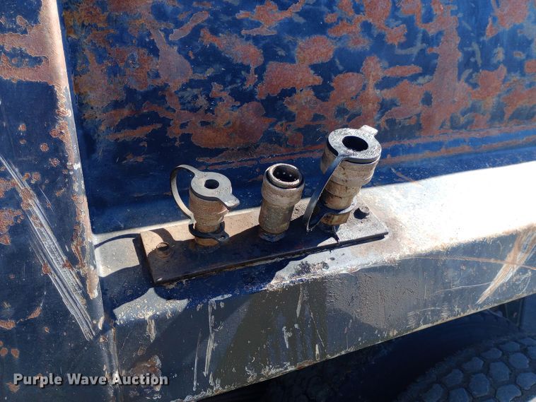 image for item EO0571 2002 Freightliner FL70 dump truck