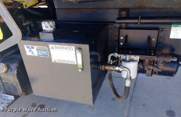 image for item EO0571 2002 Freightliner FL70 dump truck