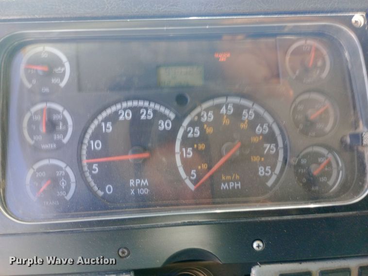 image for item EO0571 2002 Freightliner FL70 dump truck