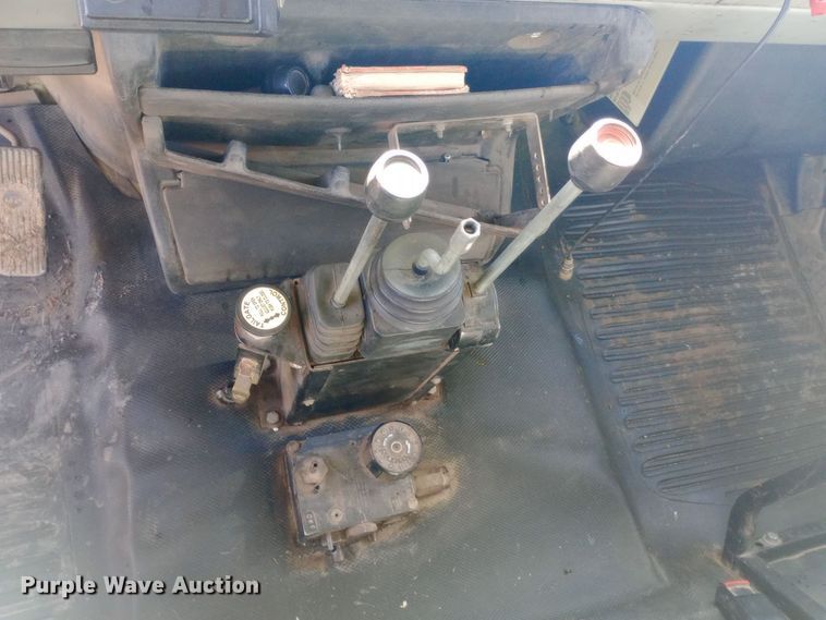 image for item EO0571 2002 Freightliner FL70 dump truck