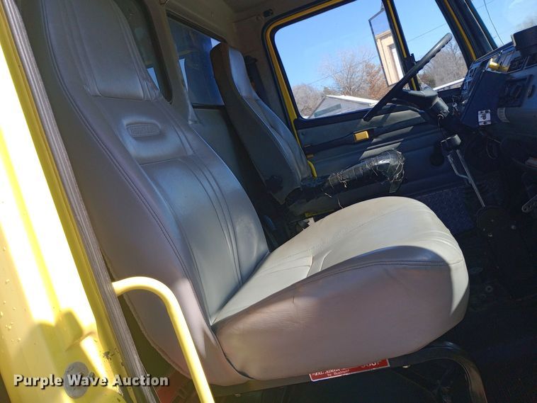 image for item EO0571 2002 Freightliner FL70 dump truck