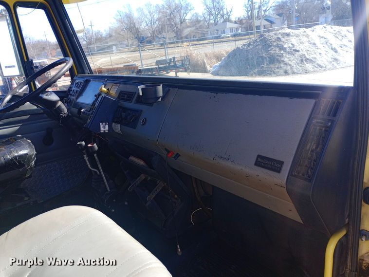 image for item EO0571 2002 Freightliner FL70 dump truck