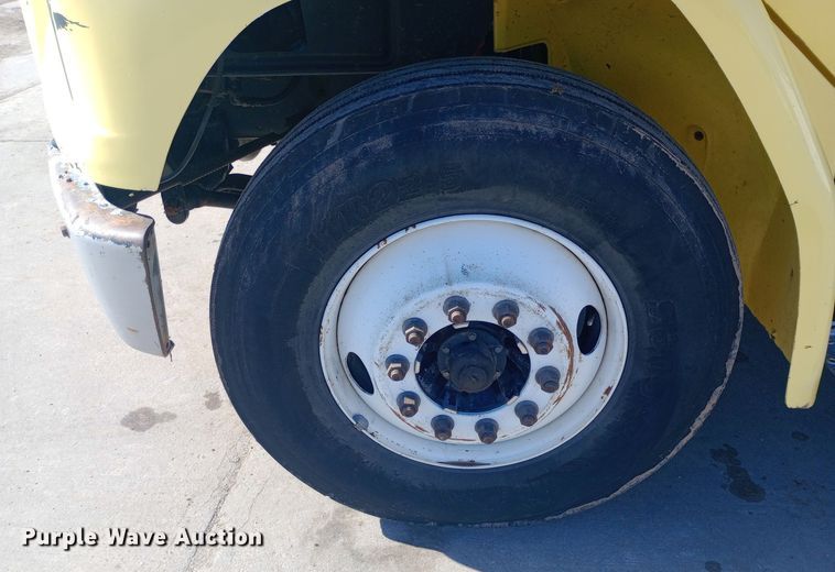 image for item EO0571 2002 Freightliner FL70 dump truck