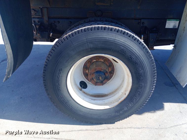 image for item EO0571 2002 Freightliner FL70 dump truck