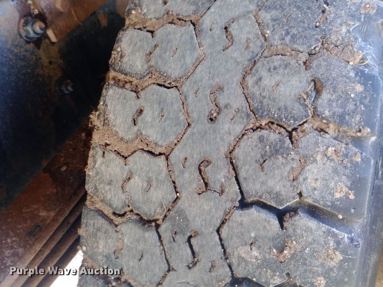 image for item EO0571 2002 Freightliner FL70 dump truck