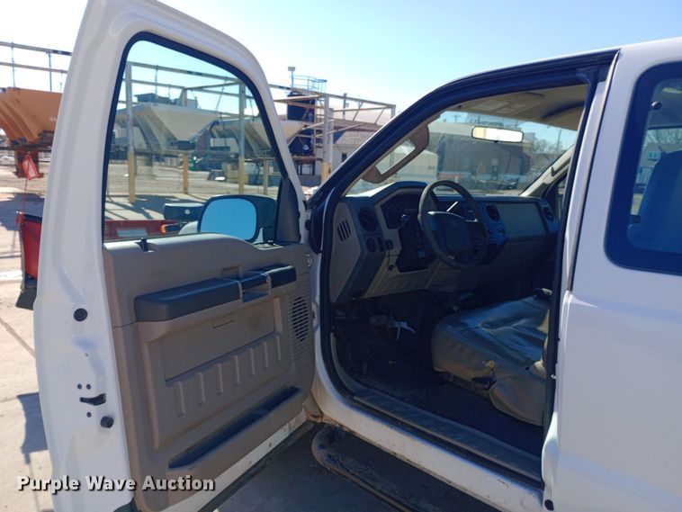 image for item EO0572 2008 Ford F250 Super Duty SuperCab pickup truck
